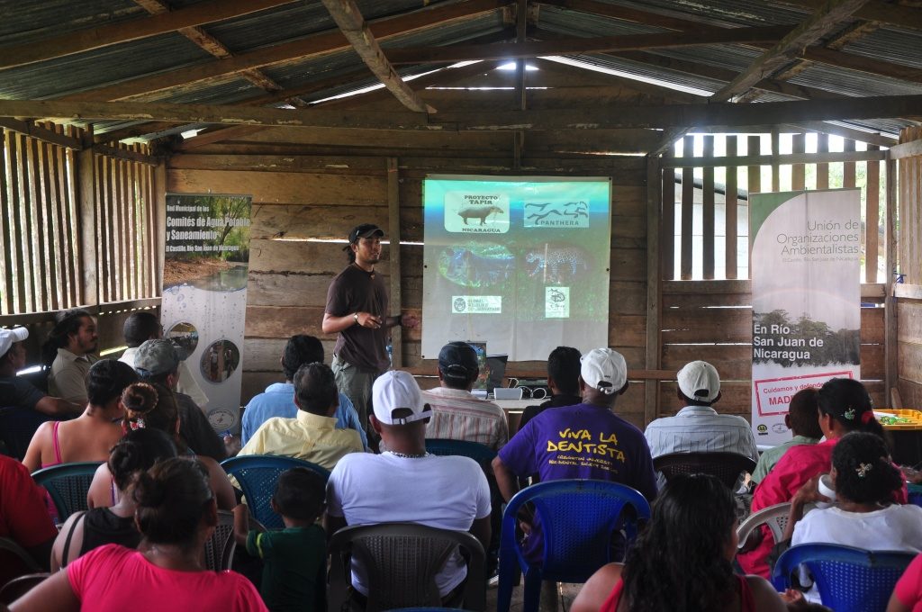 Associate Conservation Scientist Armando Dans gives a presentation on the state of conservation in Indio-Maíz and the importance of conservation to participants of our Festival for the Conservation of Indio-Maíz in Boca de Escalera, Nicaragua. (Photo by Chris Jordan)