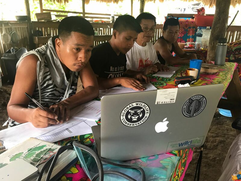 Emberá community rangers in Pijibasal, Panama (working with Yaguará Panama) (Photo by Chris Jordan, Global Wildlife Conservation).