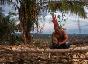 Julio Rolín, president of the Boca Pariamanu community